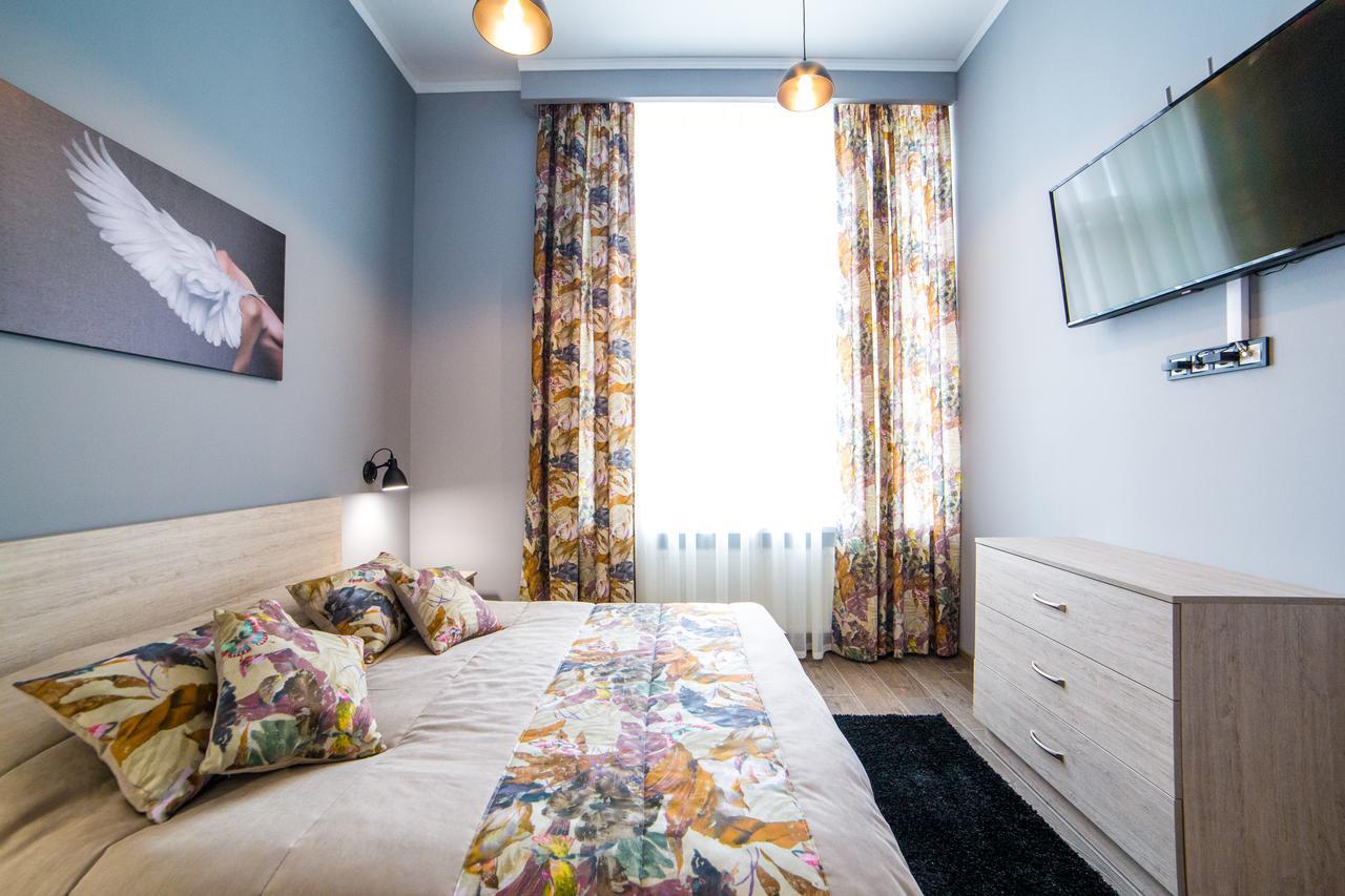 Apart Hotel On Rynok Square 利沃夫 外观 照片