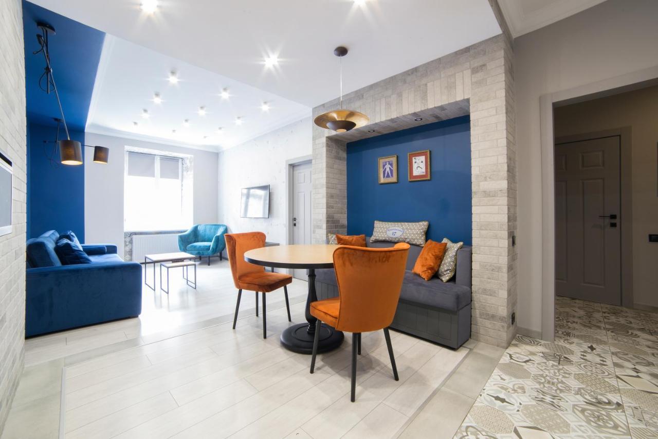 Apart Hotel On Rynok Square 利沃夫 外观 照片